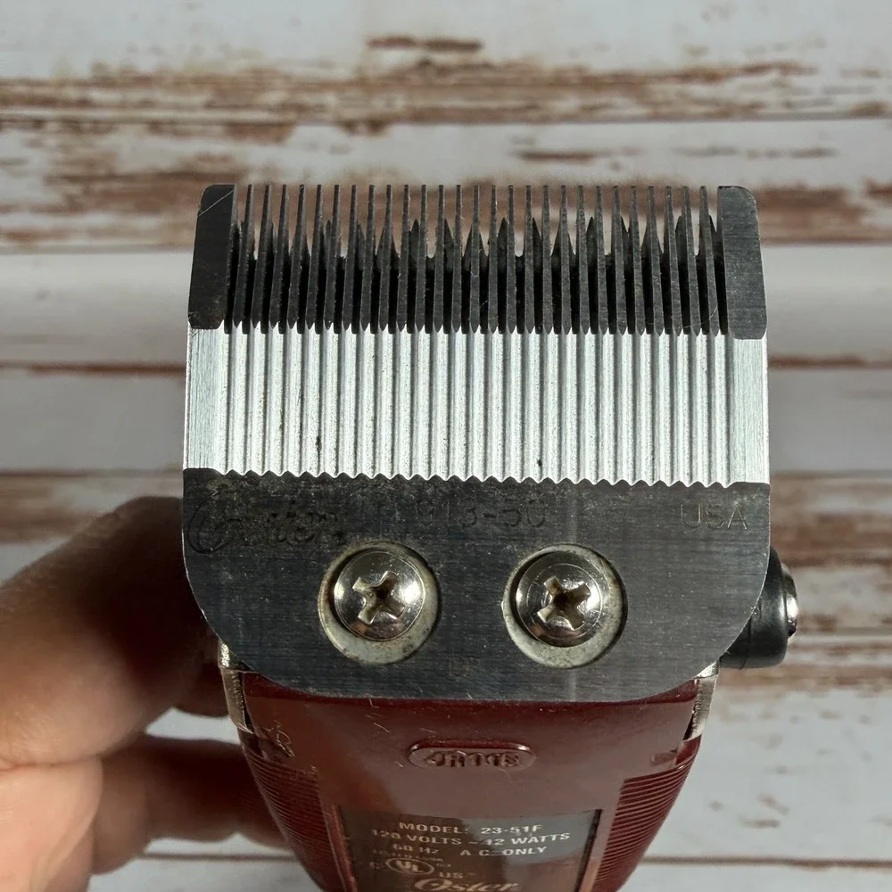 Oster Fast Feed Adjustable Blade Clipper Professional Hair Clipper 23-51F Used